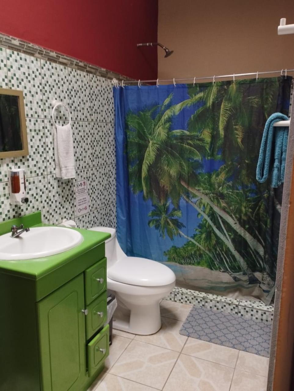 Cabinas Hukats Secret Jungle Puerto Viejo de Talamanca Exteriér fotografie