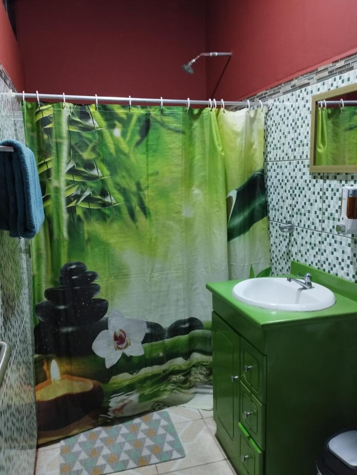 Cabinas Hukats Secret Jungle Puerto Viejo de Talamanca Exteriér fotografie